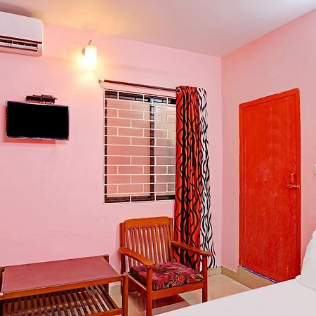Hotel O Safa Inn Trippapur Exteriör bild